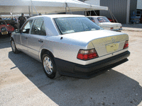 Image 4 of 11 of a 1995 MERCEDES-BENZ E420