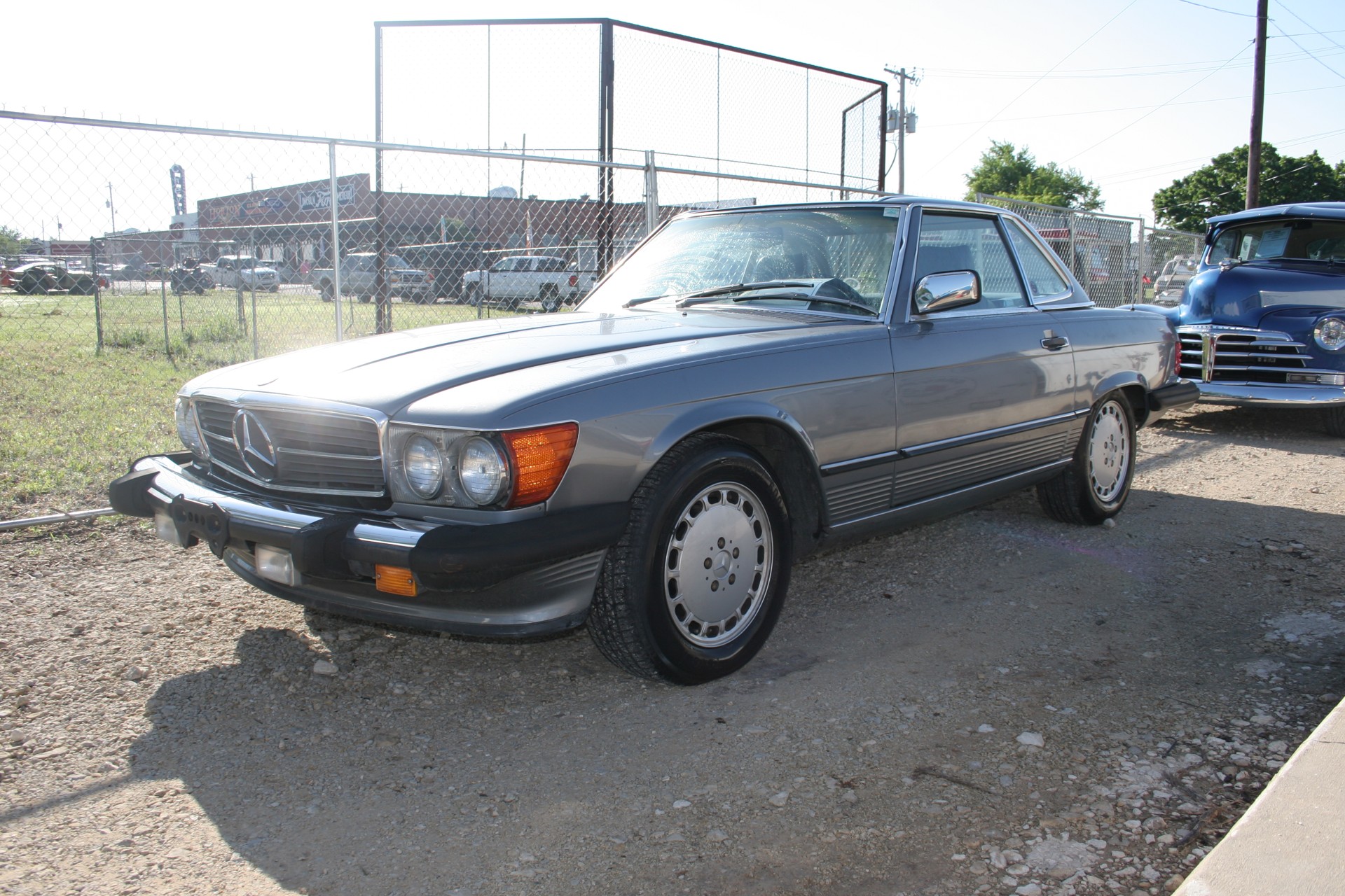 1st Image of a 1989 MERCEDES-BENZ 560SL