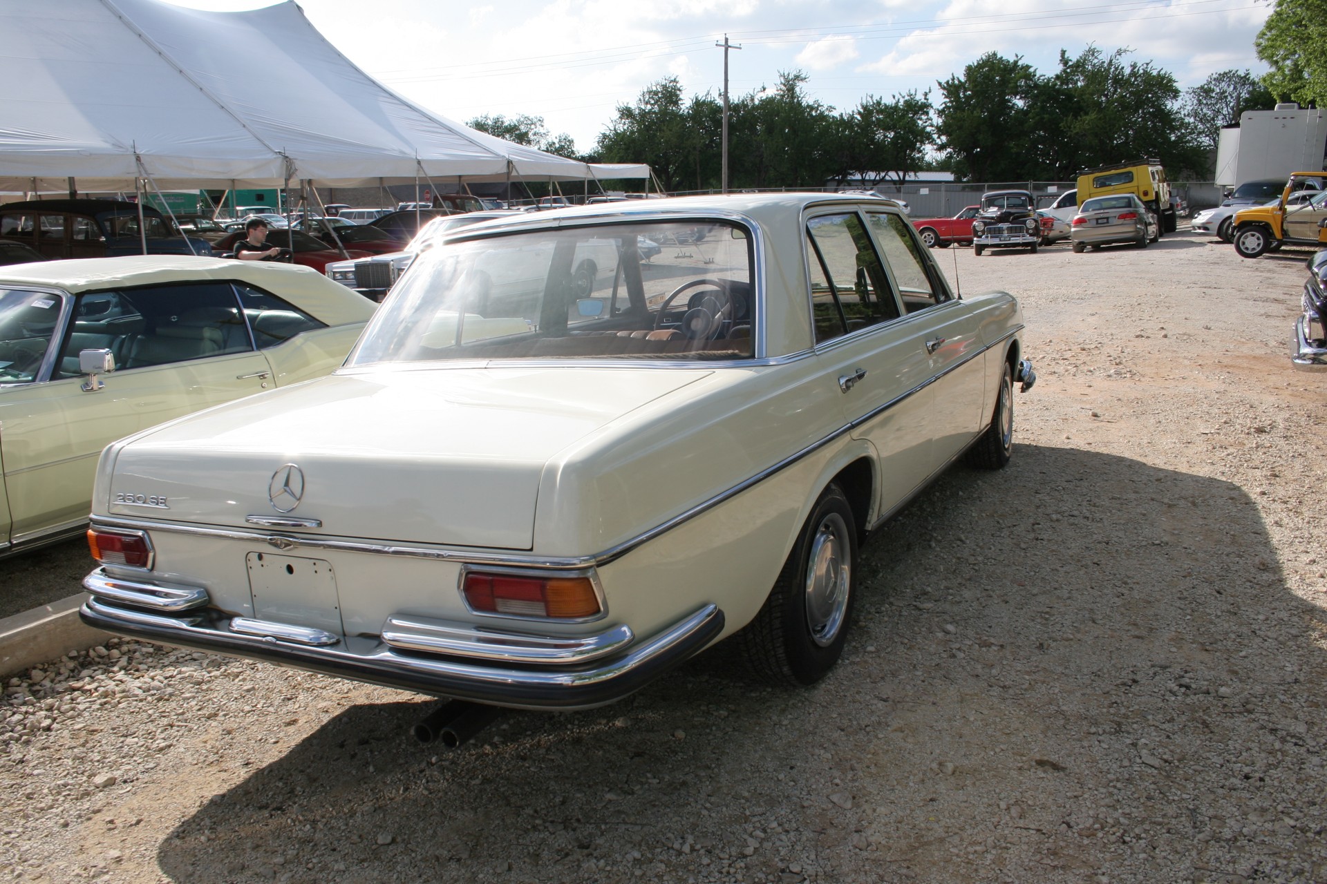 3rd Image of a 1966 MERCEDES BENZ 250SE