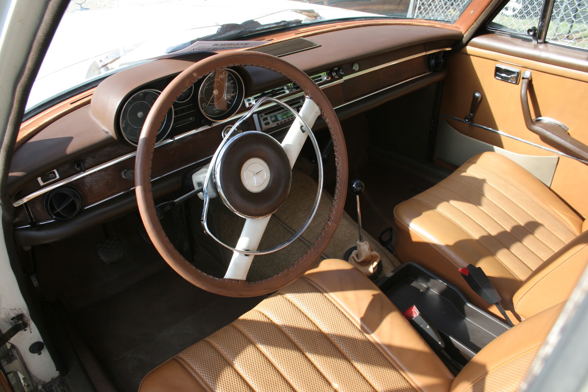 5th Image of a 1966 MERCEDES BENZ 250SE