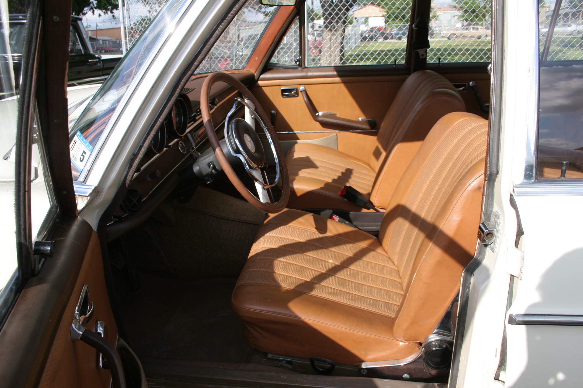 6th Image of a 1966 MERCEDES BENZ 250SE