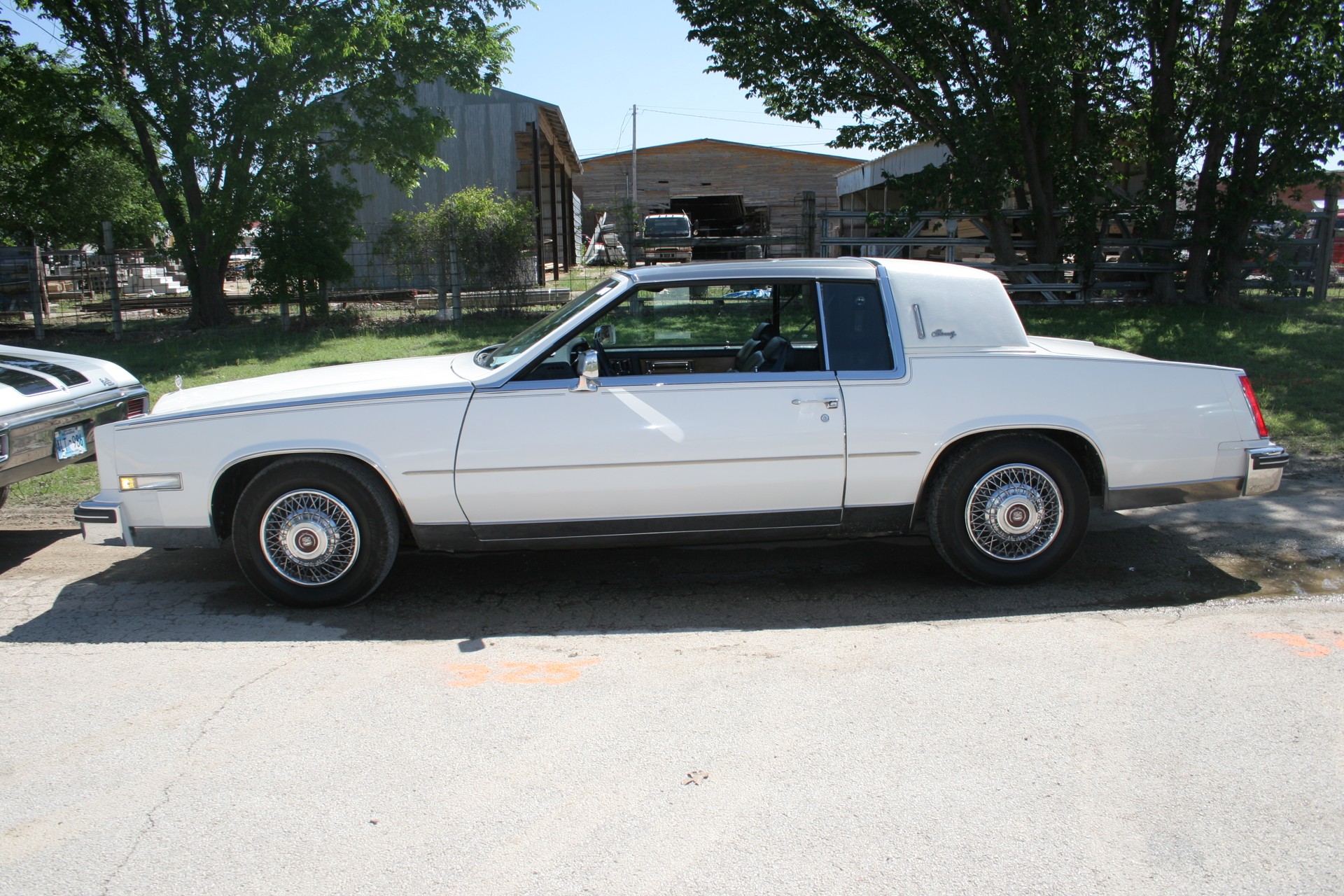 2nd Image of a 1985 CADILLAC ELDORADO