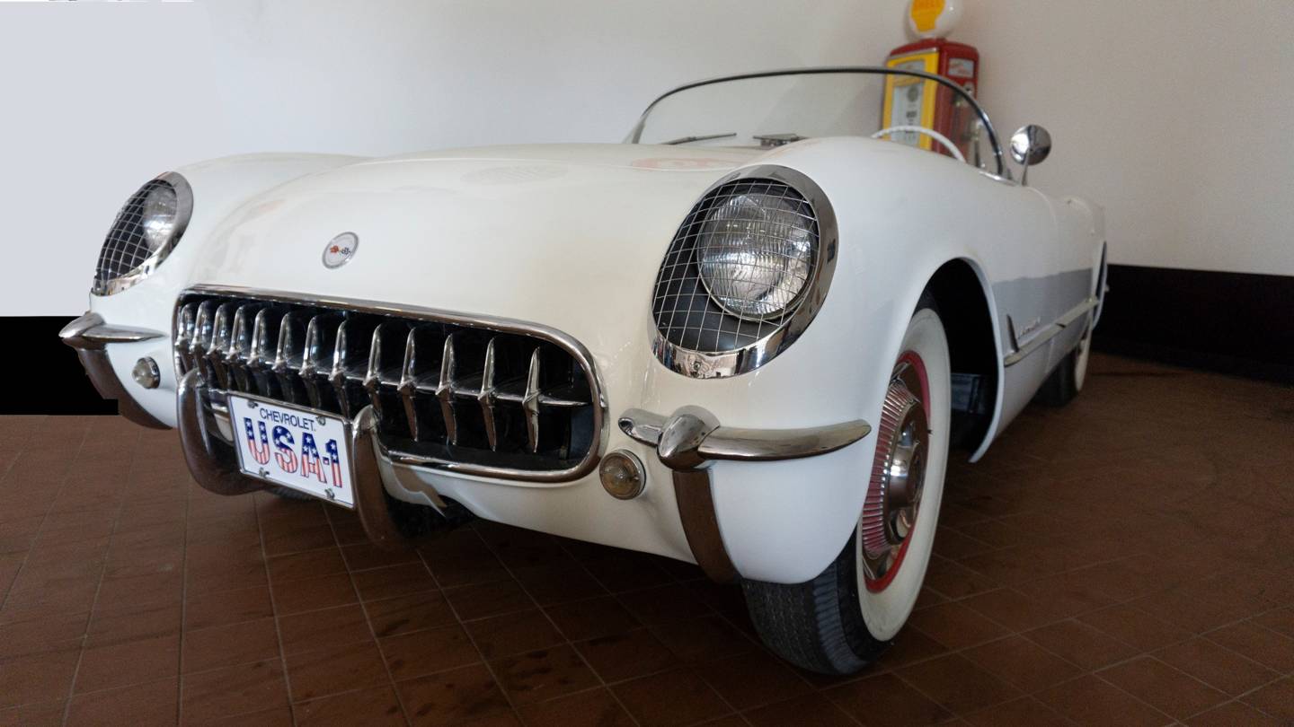 2nd Image of a 1954 CHEVROLET CORVETTE