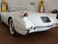 Image 5 of 11 of a 1954 CHEVROLET CORVETTE