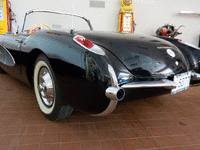 Image 2 of 7 of a 1957 CHEVROLET CORVETTE FI