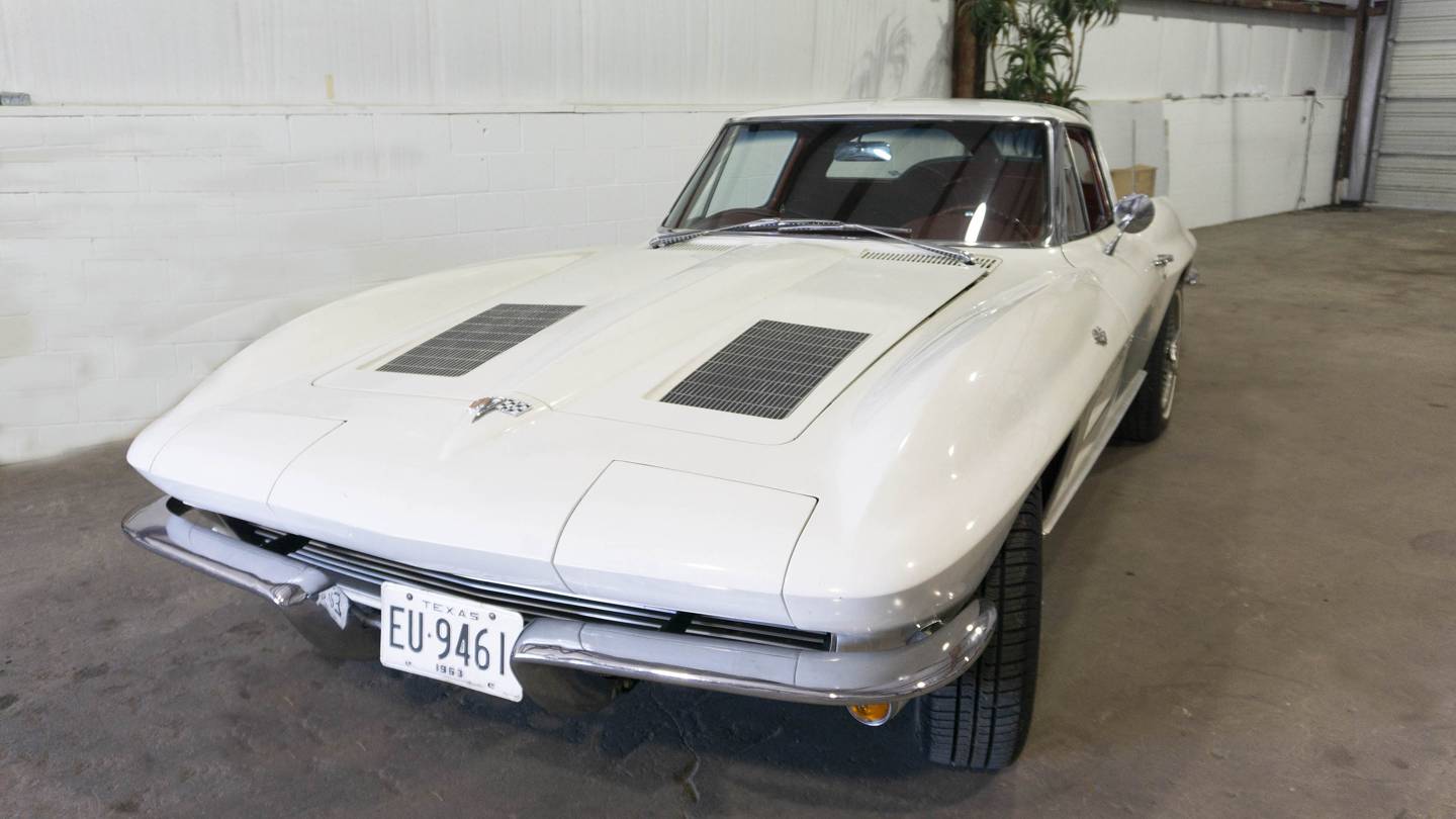 3rd Image of a 1963 CHEVROLET CORVETTE