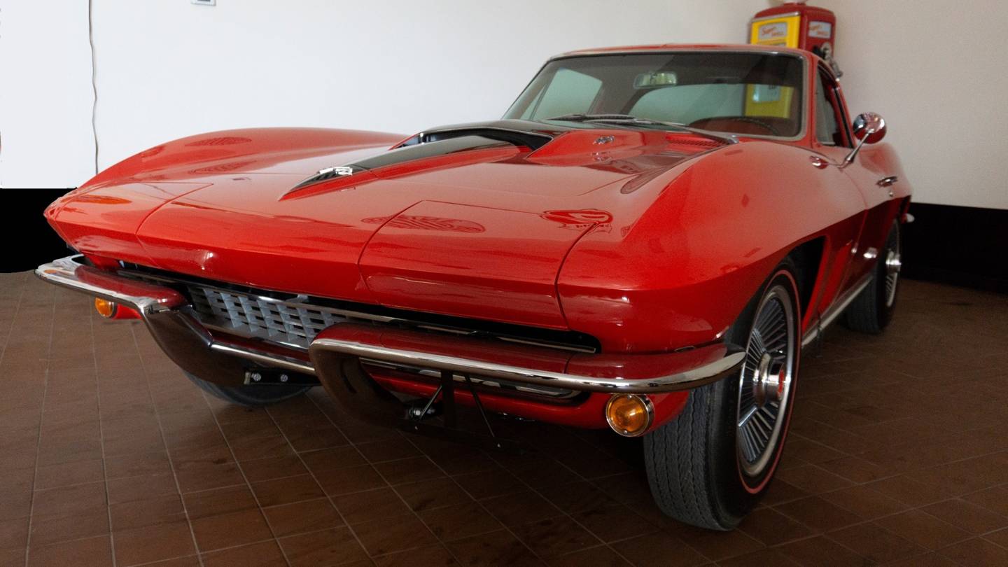 1st Image of a 1967 CHEVROLET CORVETTE COPO