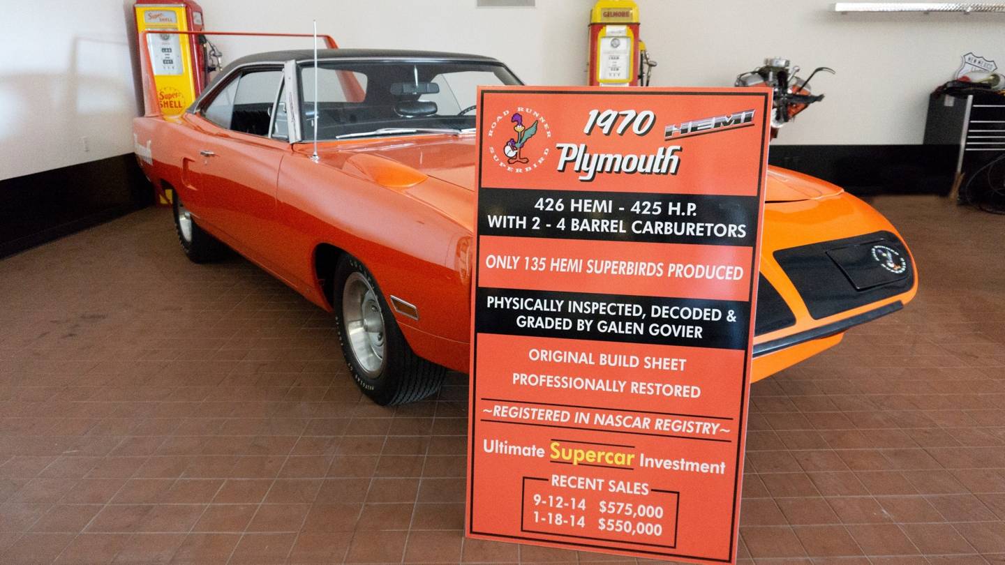 2nd Image of a 1970 PLYMOUTH SUPERBIRD