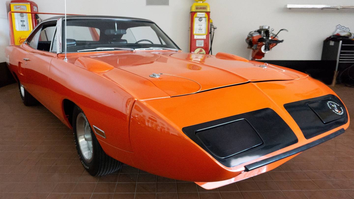 3rd Image of a 1970 PLYMOUTH SUPERBIRD