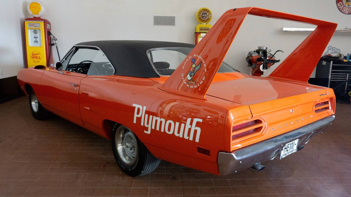 4th Image of a 1970 PLYMOUTH SUPERBIRD