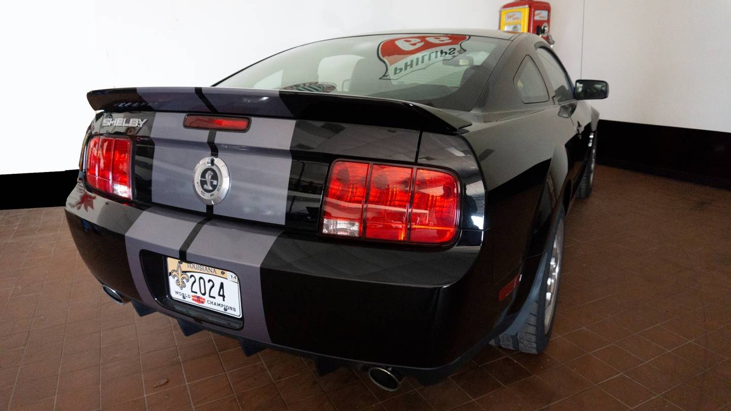 2nd Image of a 2007 FORD MUSTANG SHELBY GT500