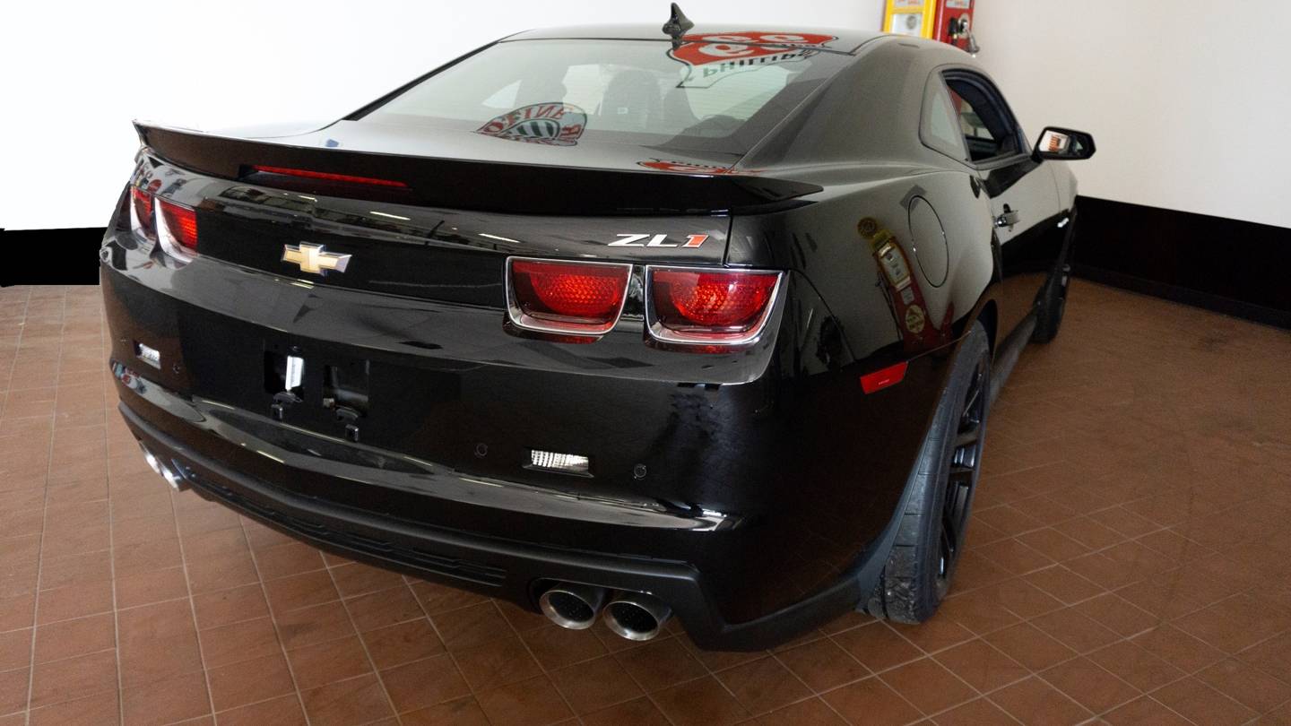3rd Image of a 2012 CHEVROLET CAMARO ZL1