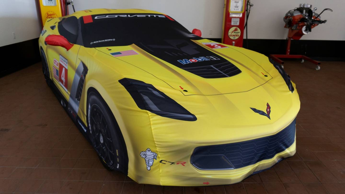 3rd Image of a 2016 CHEVROLET CORVETTE C7R