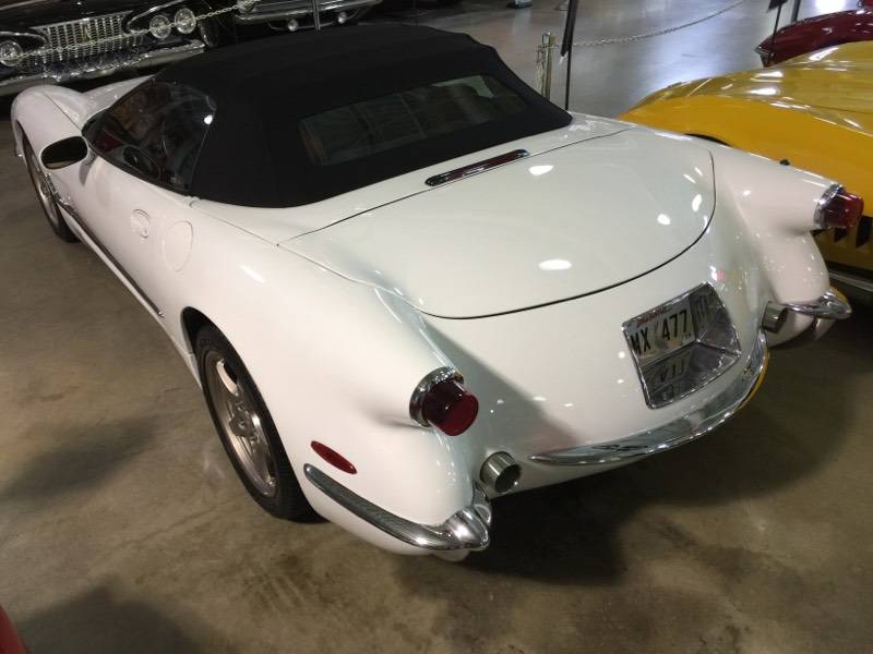 3rd Image of a 2004 CHEVROLET CORVETTE