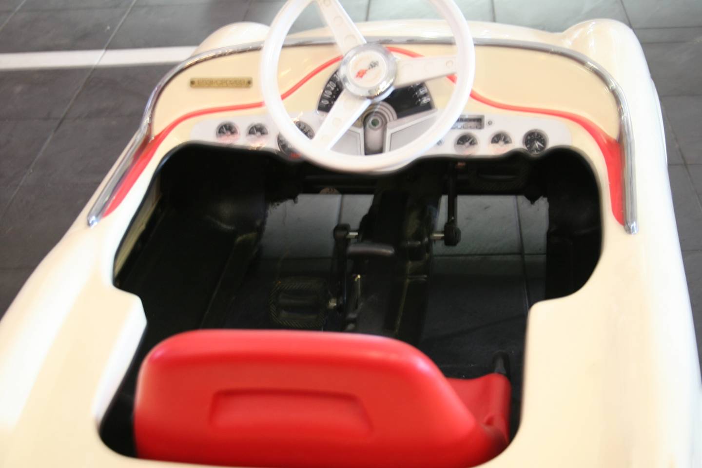 3rd Image of a 1953 CHEVROLET CORVETTE PEDDLE CAR