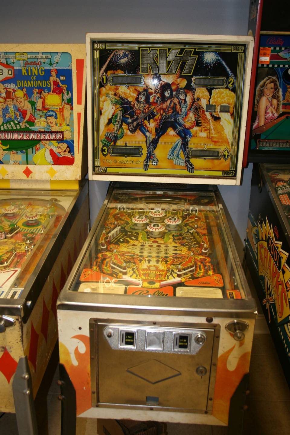 2nd Image of a N/A BALLY KISS PINBALL