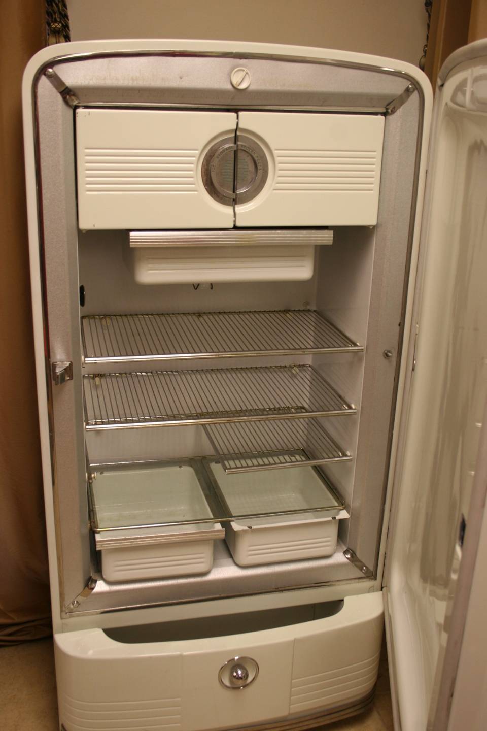 1st Image of a N/A FIRESTONE FRIDGE