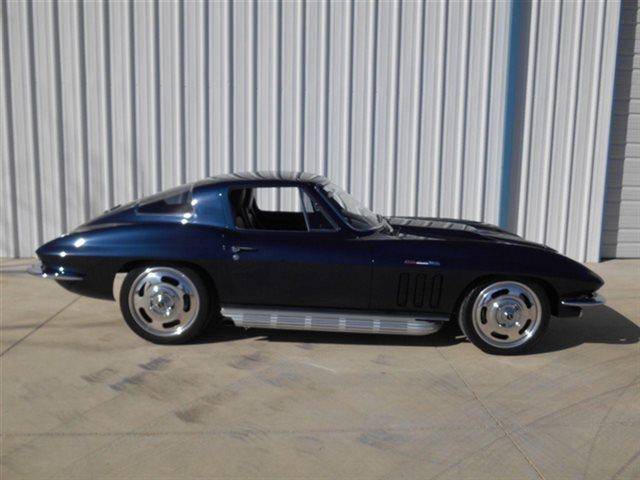 2nd Image of a 1966 CHEVROLET CORVETTE