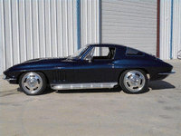 Image 6 of 21 of a 1966 CHEVROLET CORVETTE