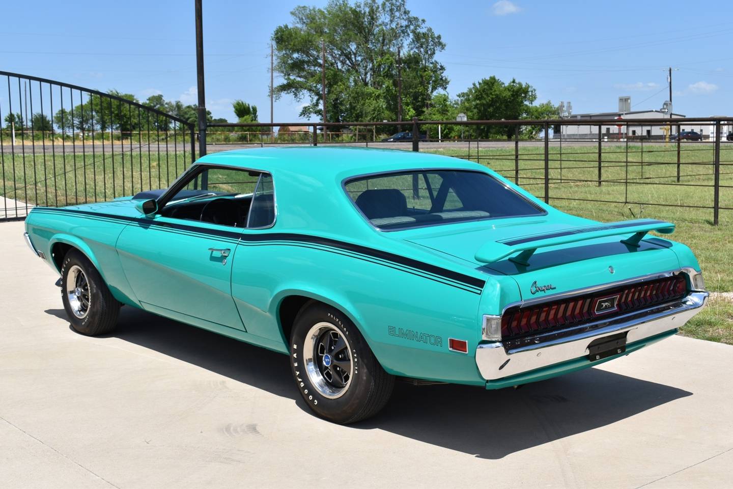 21st Image of a 1970 MERCURY COUGAR