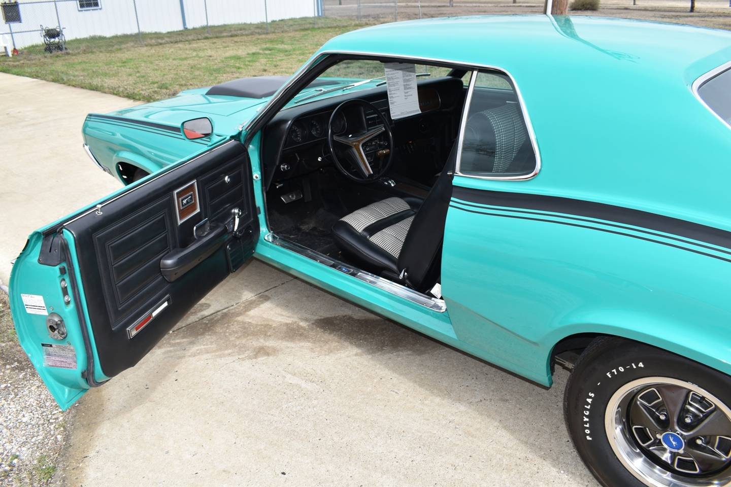 32nd Image of a 1970 MERCURY COUGAR