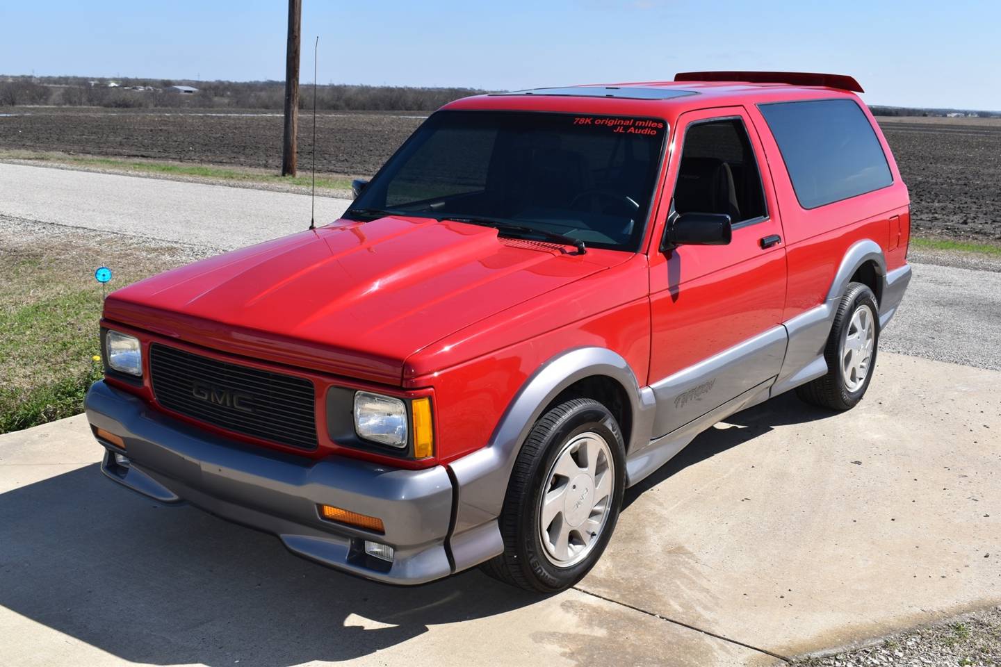 3rd Image of a 1992 GMC TYPHOON