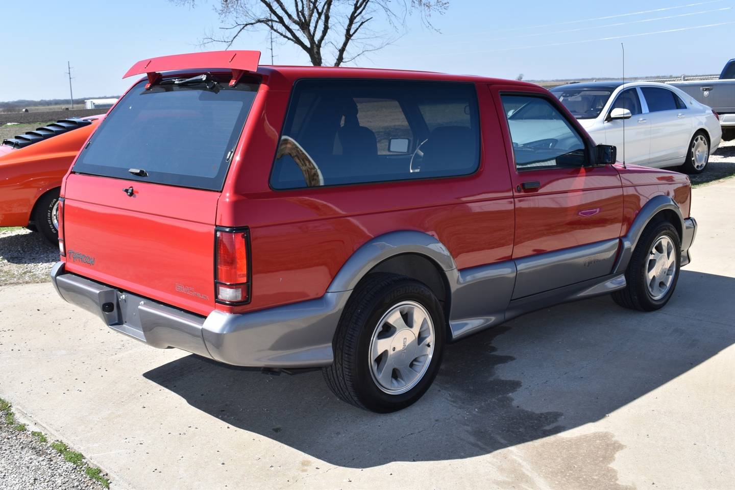 7th Image of a 1992 GMC TYPHOON