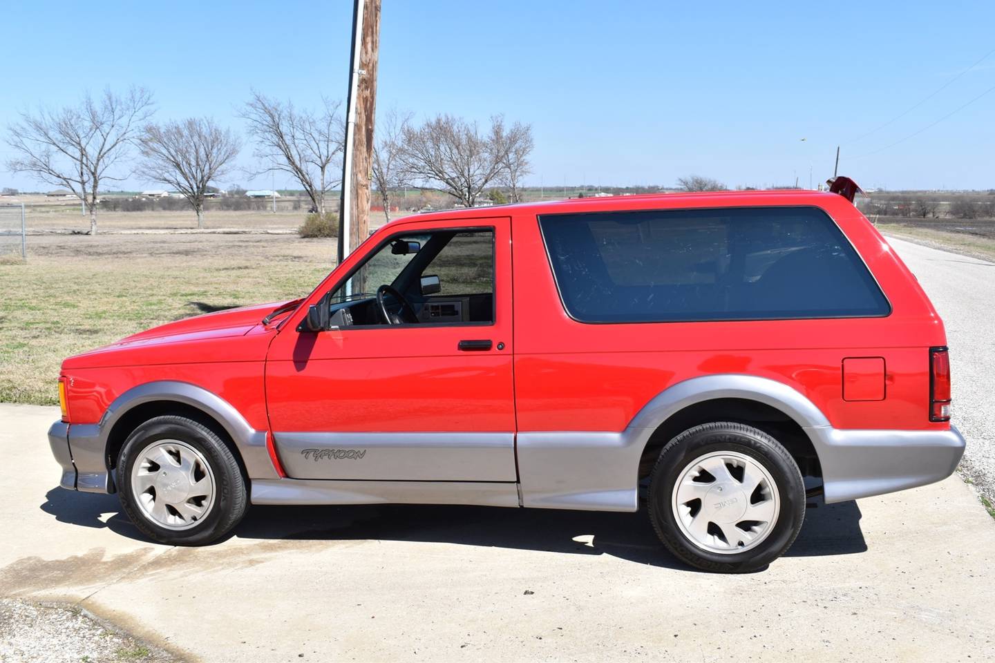 8th Image of a 1992 GMC TYPHOON