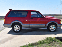 Image 10 of 21 of a 1992 GMC TYPHOON