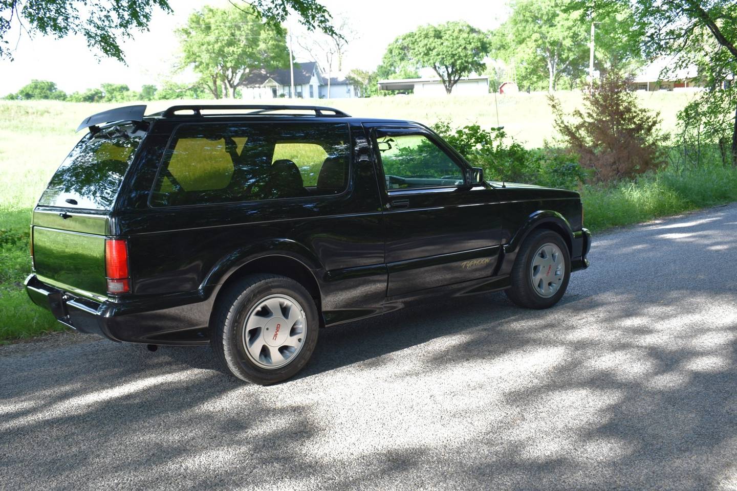 32nd Image of a 1993 GMC TYPHOON