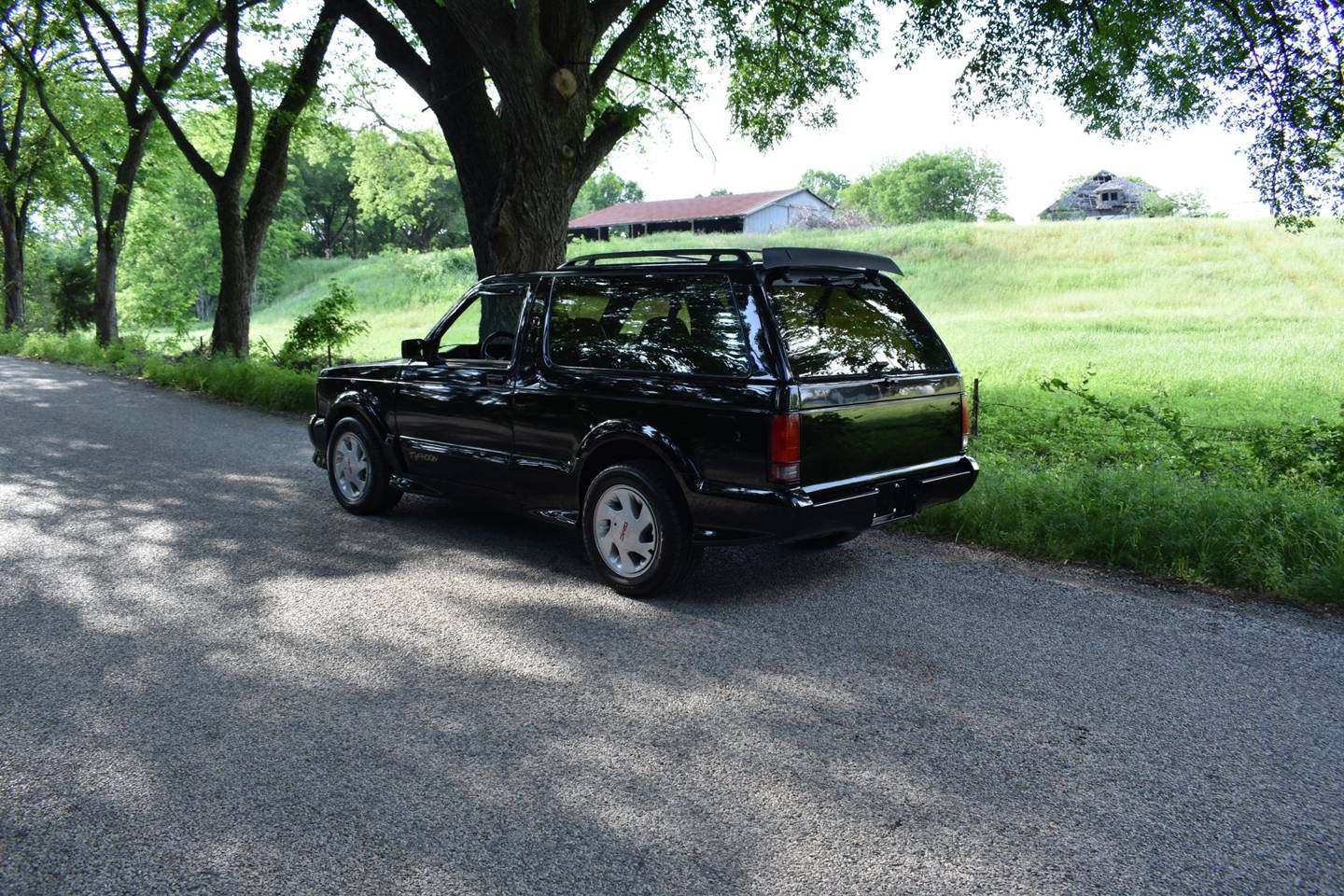 37th Image of a 1993 GMC TYPHOON