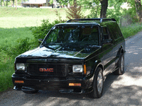 Image 3 of 40 of a 1993 GMC TYPHOON