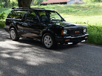 Image 8 of 40 of a 1993 GMC TYPHOON