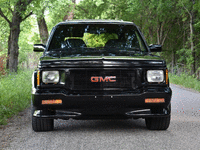 Image 35 of 40 of a 1993 GMC TYPHOON