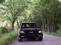 Image 36 of 40 of a 1993 GMC TYPHOON