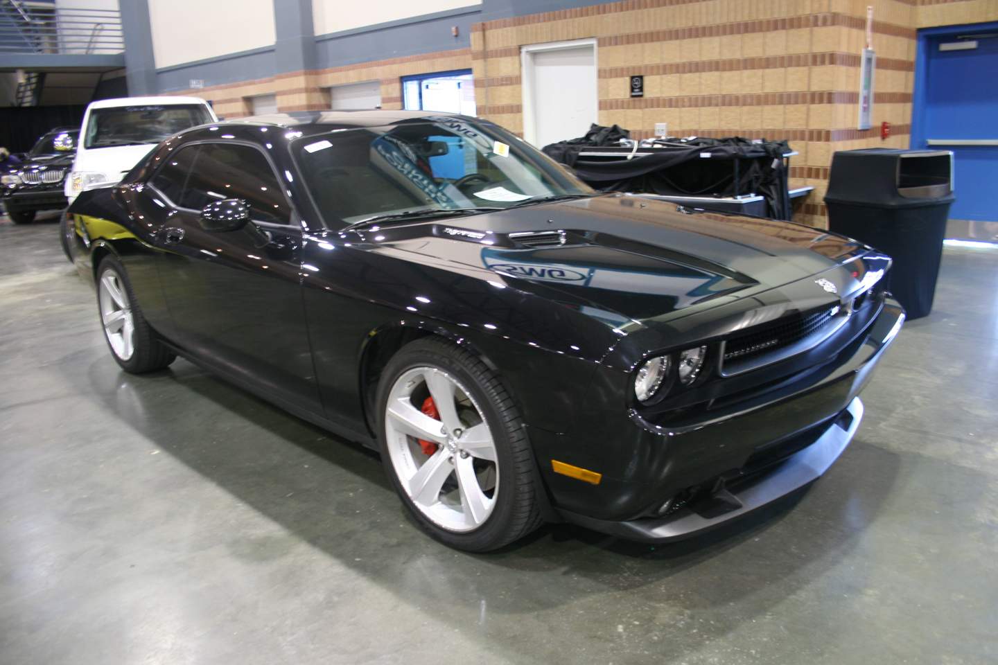 3rd Image of a 2009 DODGE CHALLENGER SRT-8