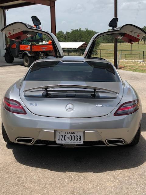 5th Image of a 2011 MERCEDES-BENZ SLS-CLASS SLS AMG