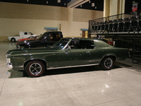 Image 3 of 10 of a 1969 PONTIAC GRAND PRIX