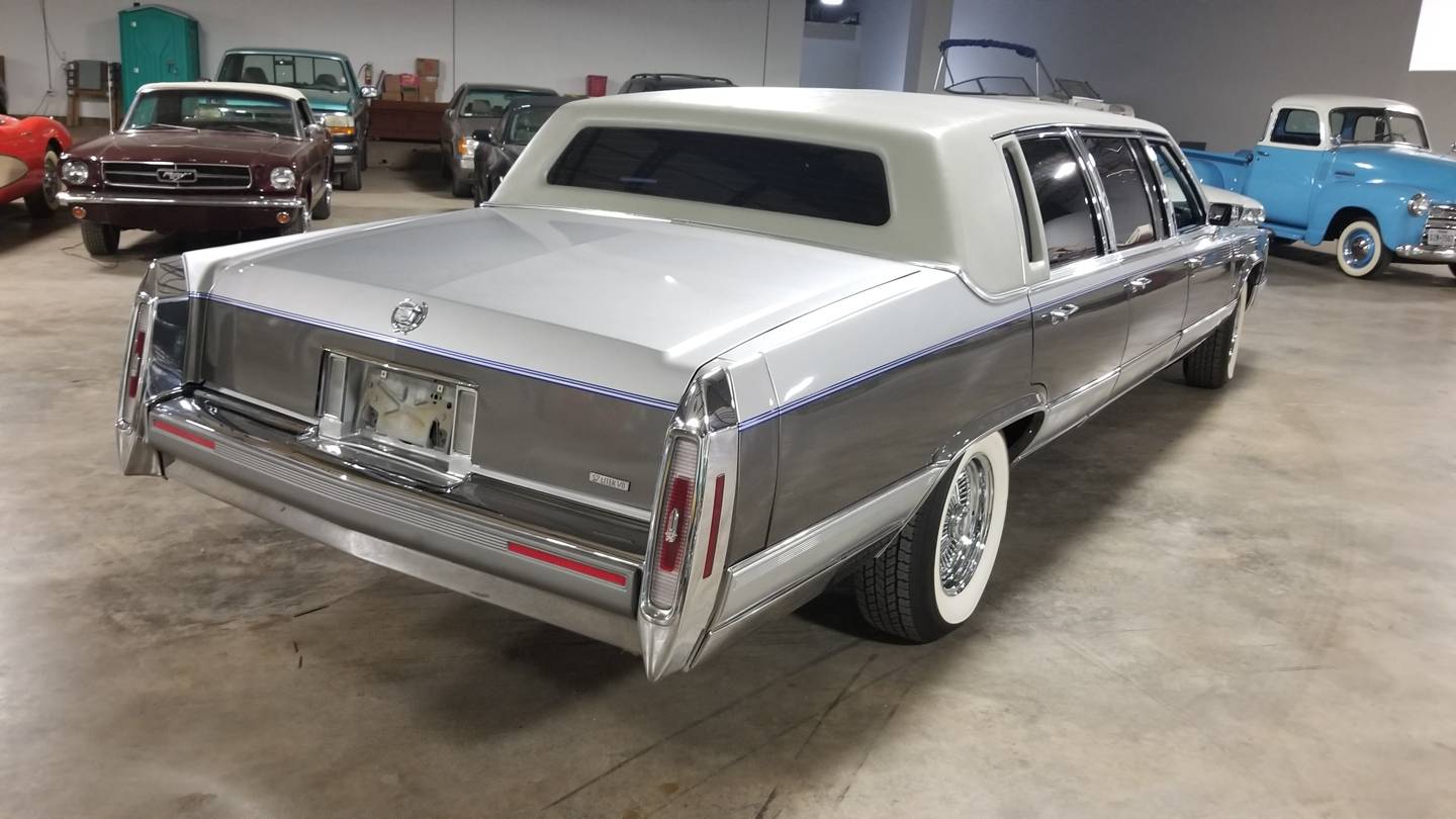 3rd Image of a 1991 CADILLAC BROUGHAM