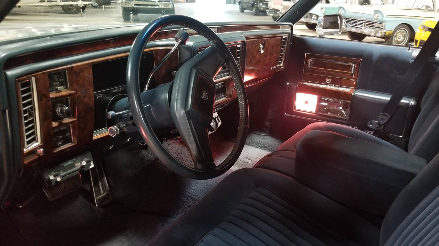 7th Image of a 1991 CADILLAC BROUGHAM
