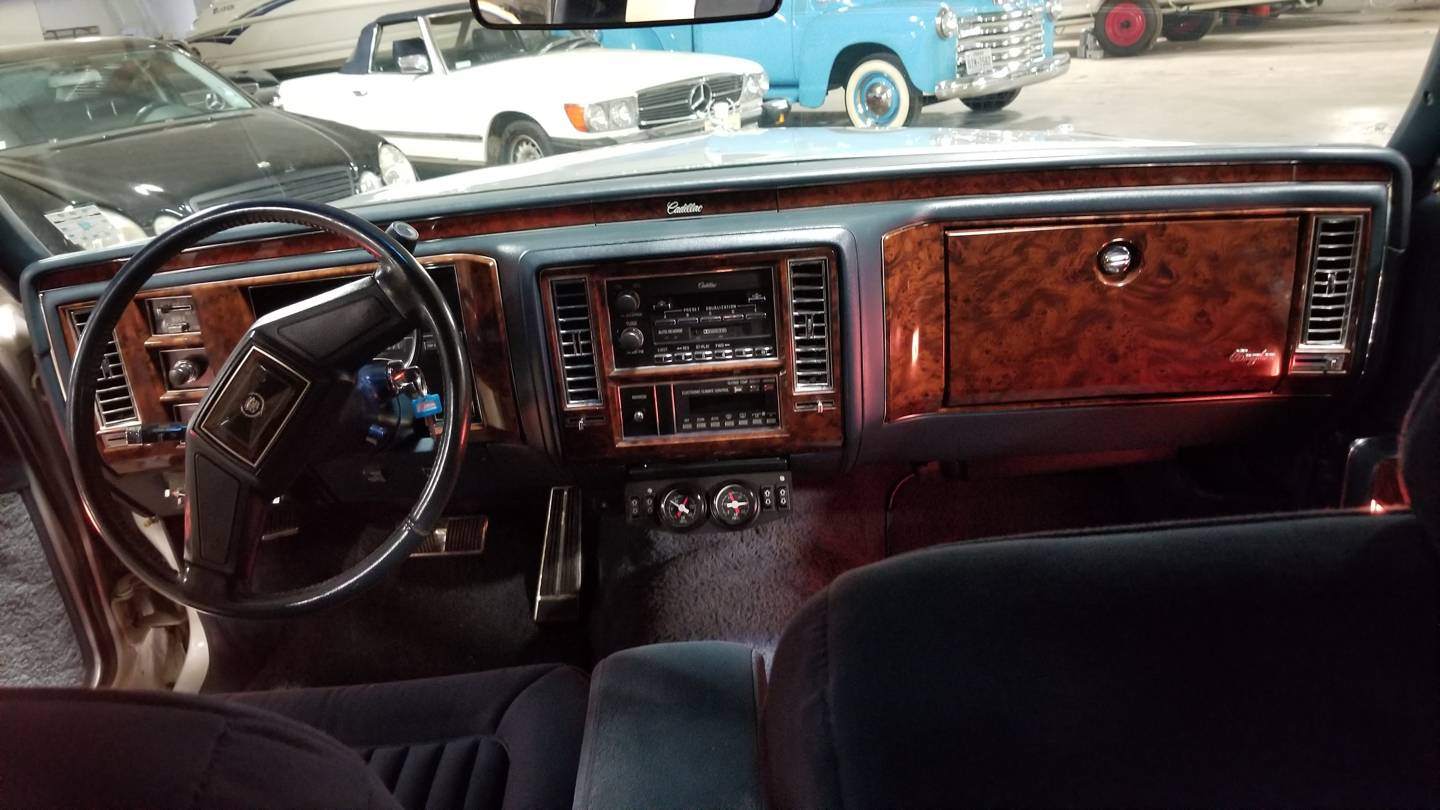 9th Image of a 1991 CADILLAC BROUGHAM