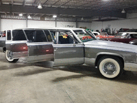 Image 6 of 10 of a 1991 CADILLAC BROUGHAM