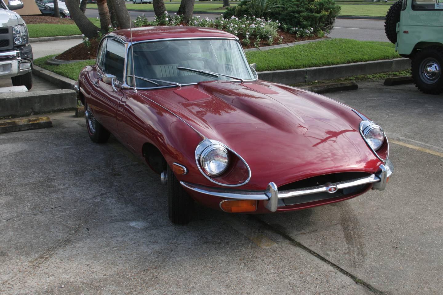 2nd Image of a 1970 JAGUAR XKE