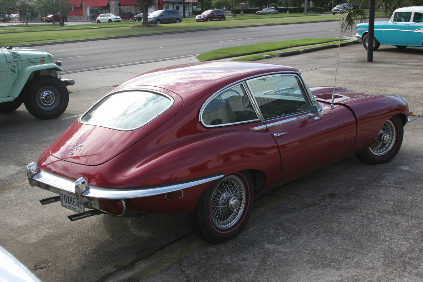 4th Image of a 1970 JAGUAR XKE