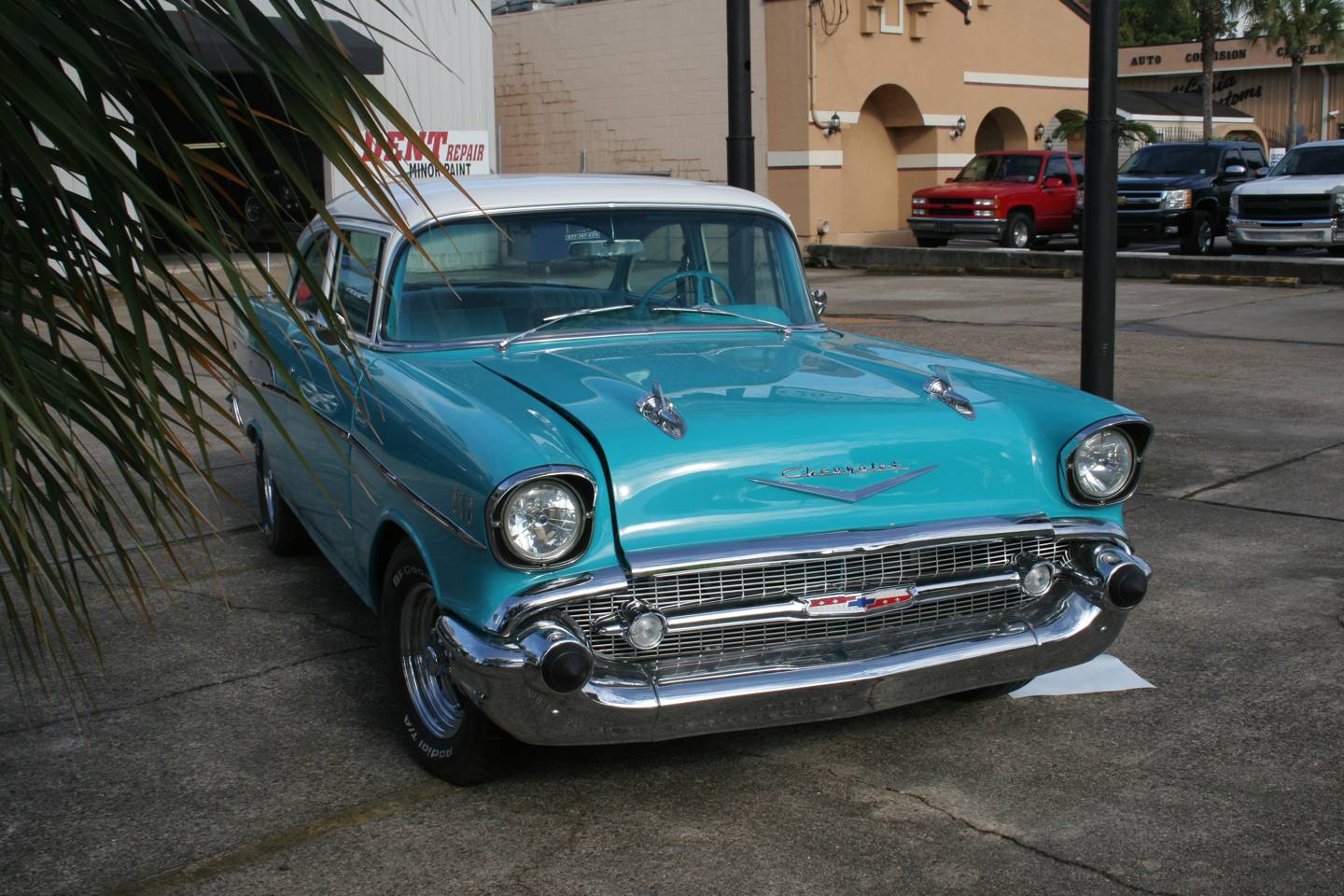 2nd Image of a 1957 CHEVROLET 210