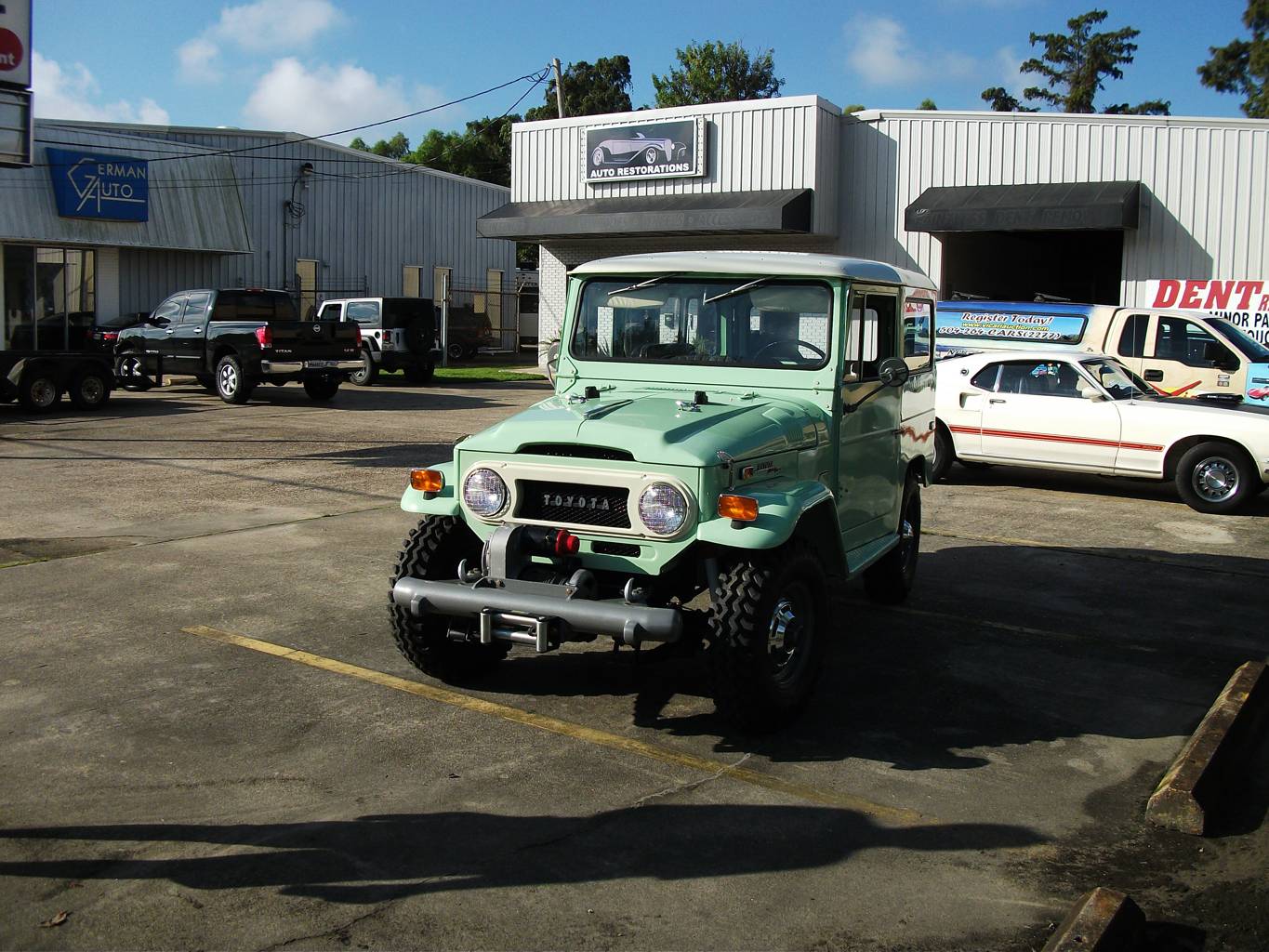 2nd Image of a 1970 TOYOTA FJ40 LANDCRUISER