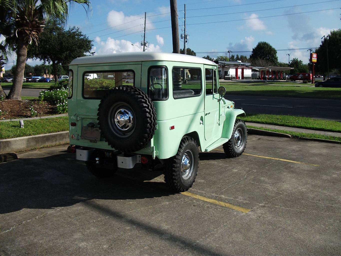 3rd Image of a 1970 TOYOTA FJ40 LANDCRUISER