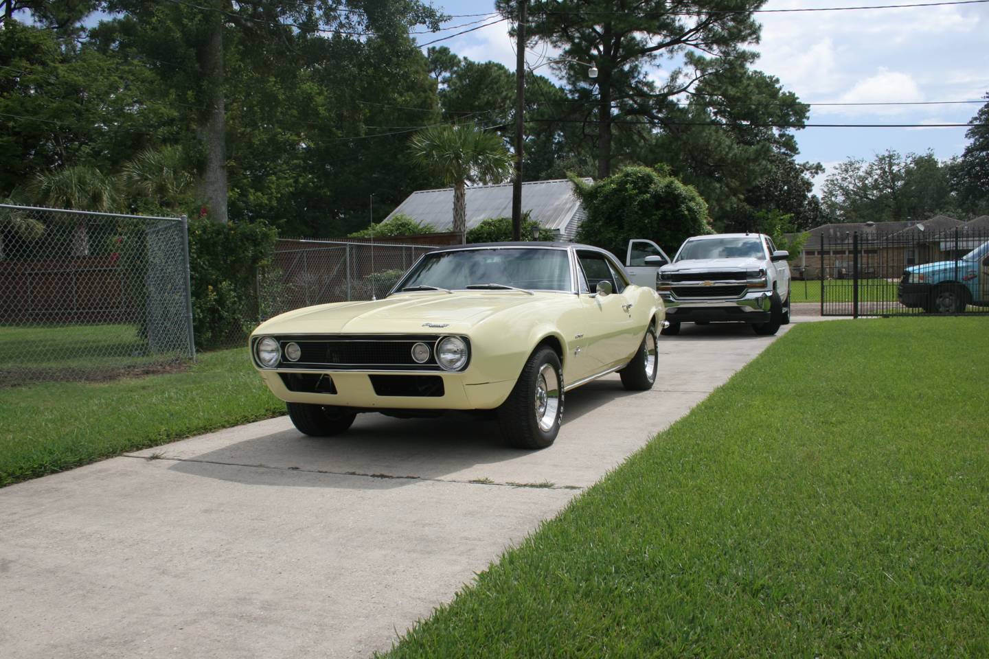 3rd Image of a 1967 CHEVROLET CAMARO