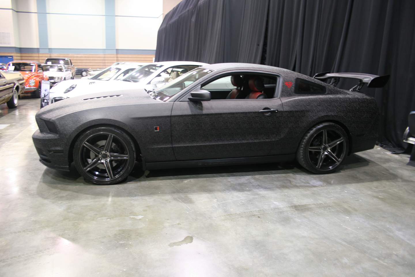 2nd Image of a 2014 FORD MUSTANG GT