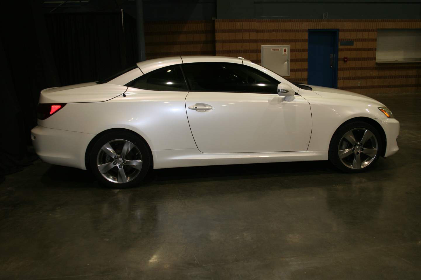 2nd Image of a 2010 LEXUS IS 250C